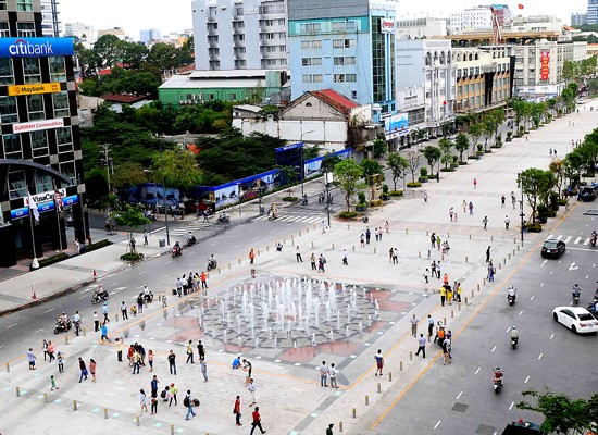 Nguyen Hue walking street, District 1 (Photo: SGGP) Nguyen Hue walking street, District 1 (Photo: SGGP)